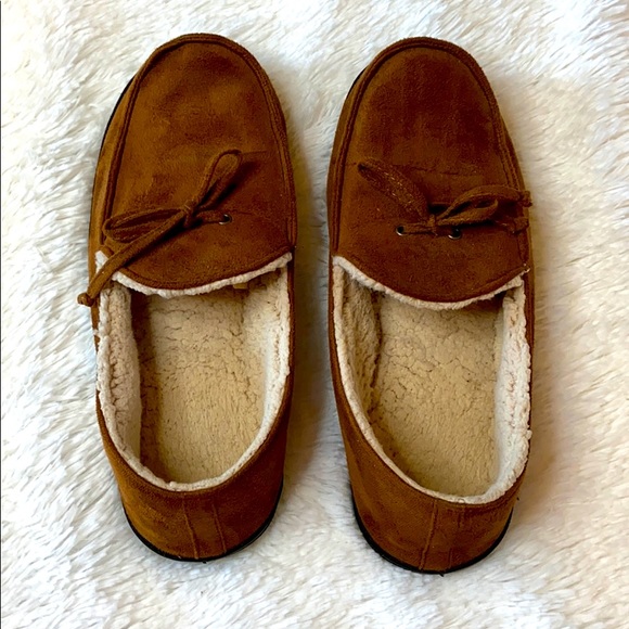 Impressions by Isotoner Men’s Faux Fur Slipper